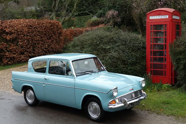 Ford Anglia 105e